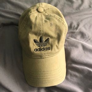 Adidas army green fitted women’s cap